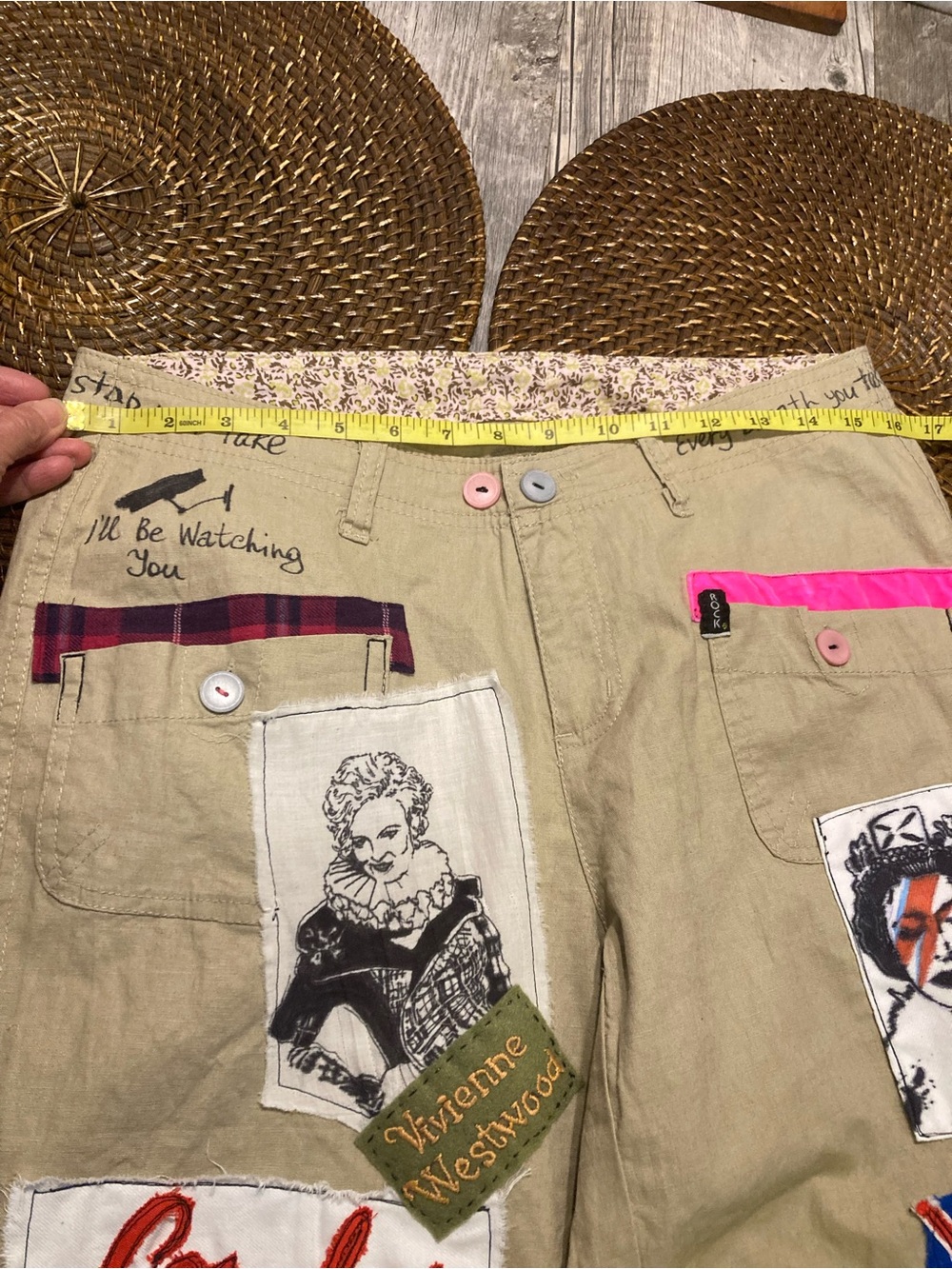 “London calling “ Pants with appliqué and patches - Picture 15 of 16